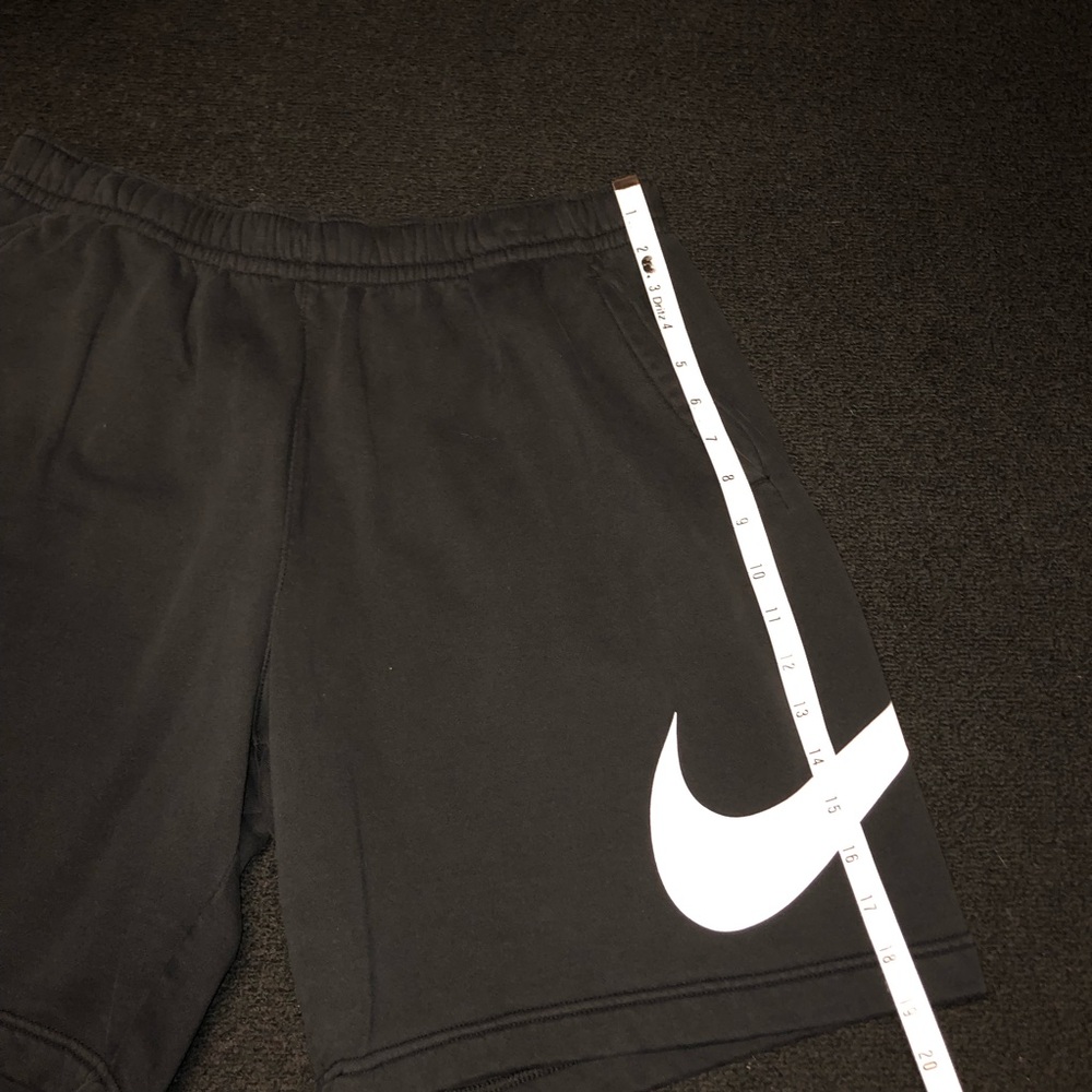 Nike Sweat-shorts. Size Large. Black Color. - Picture 4 of 10